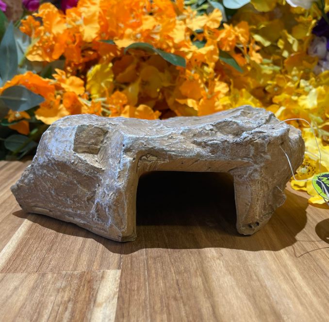 KOMODO ROCK DEN SANDSTONE LARGE